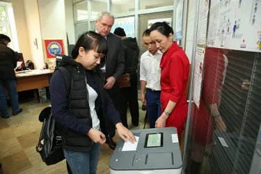 Наблюдатели от МПА СНГ на избирательном участке в Санкт-Петербурге