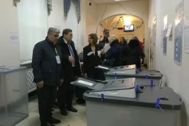 Ромик Манукян на избирательных участках