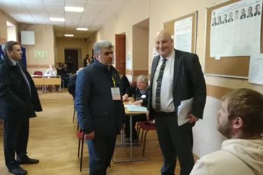 Ромик Манукян на избирательных участках