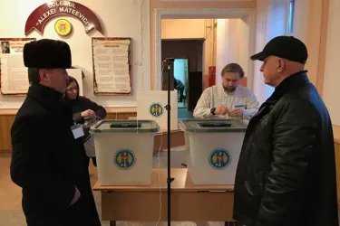 Зуфар Исмоилзода и Ибод Рахимов посетили избирательные участки в Республике Молдова