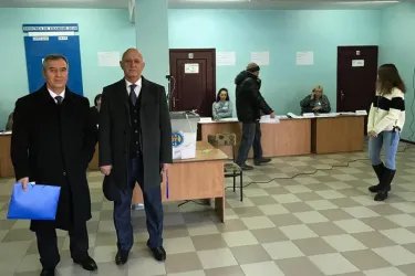 Зуфар Исмоилзода и Ибод Рахимов посетили избирательные участки в Республике Молдова