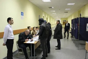 Наблюдатели от МПА СНГ на зарубежном избирательном участке в Санкт-Петербурге