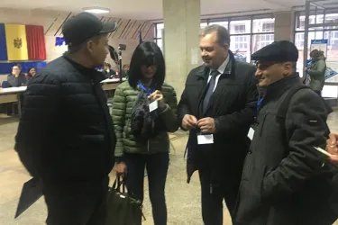 Ваагн Овакимян, Арпине Давоян и Виктор Павленко посетили избирательные участки в Республике Молдова