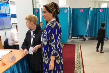 Елена Мизулина и Саёхат Дададжонова посетили избирательные участки в Республике Казахстан