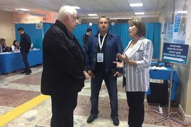 Адиль Алиев и Айдын Джафаров посетили избирательные участки в Республике Казахстан