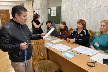 Нурбек Сатвалдиев на избирательном участке