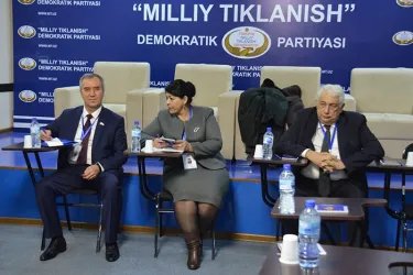 Наблюдатели от МПА СНГ посетили Демократическую партию Узбекистана 