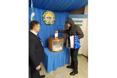 Наблюдение на зарубежном избирательном участке в Бишкеке