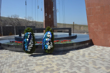 Возложение цветов на мемориале «Ата-Бейит»_11.04.2021