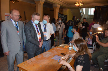 Открытие участков на досрочных парламентских выборах в Республике Армения. 20.06.2021 