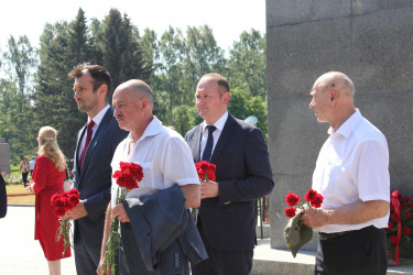 На Пискаревском мемориальном кладбище почтили память павших в годы Великой Отечественной войны. 22.06.2021
