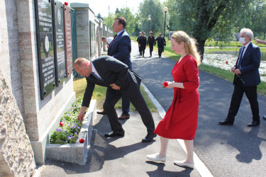 На Пискаревском мемориальном кладбище почтили память павших в годы Великой Отечественной войны. 22.06.2021