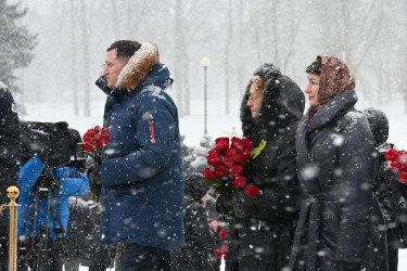 Секретариат Совета МПА СНГ принял участие в торжественно-траурной церемонии на Пискаревском мемориальном кладбище