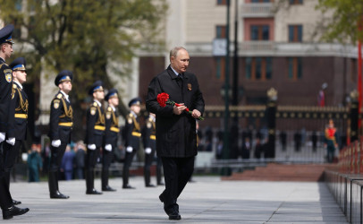 Президент России Владимир Путин у монументов городов-героев. Москва, 9 мая 2022