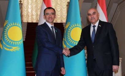 Спикеры Казахстана и Таджикистана обсудили вопросы межпарламентского сотрудничества