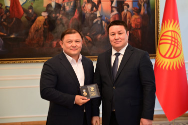 Награждение экс-спикеров Председателей Жогорку Кенеша. 30 мая 2022