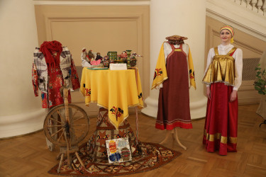 Выставка костюмов и предметов быта стран Содружества. 9 июня 2022