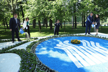 Цветник в честь 30-летия МПА СНГ в Таврическом саду. 9 июня 2022