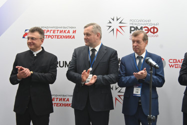 Дмитрий Кобицкий принял участие в открытии Петербургской технической ярмарки