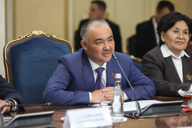 Глава Жогорку Кенеша Кыргызстана встретился с руководством российского парламента . 25 апреля 2023 