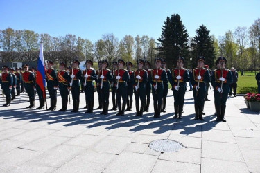 Делегация МПА СНГ приняла участие в церемонии возложения цветов на Пискаревском мемориале 