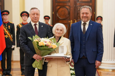 Дмитрий Кобицкий принял участие в церемонии награждения почетных граждан Санкт-Петербурга