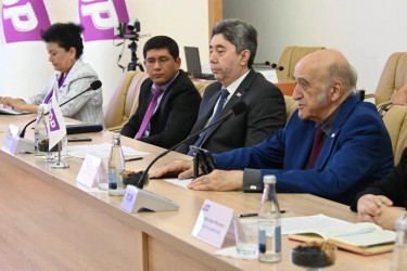 Встреча в штабе кандидата Улугбека Иноятова