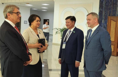 Конвенция о стандартах демократических выборов в СНГ вызвала интерес у депутатов Узбекистана 