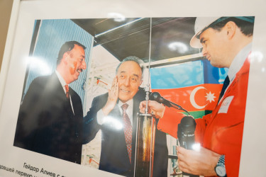 Фотовыставка «В России часть моей души», посвящённая 100-летию общенационального лидера Азербайджана Гейдара Алиева