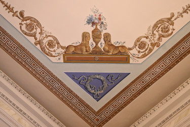 В Таврическом дворце завершилась реставрация одного из исторических залов