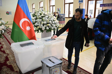 Мониторинг голосования начался на президентских выборах в Азербайджане