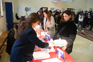 Мониторинг голосования начался на президентских выборах в Азербайджане