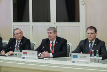 Ход избирательной кампании наблюдатели от МПА СНГ обсудили с руководством Государственной Думы