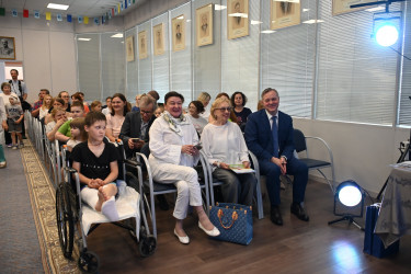 Дмитрий Кобицкий поздравил с Днем защиты детей пациентов одной из крупнейших детских клиник