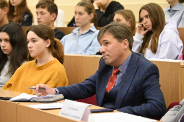 Новые технологии проведения выборов обсудили на заседании молодежного дискуссионного клуба «Таврический»