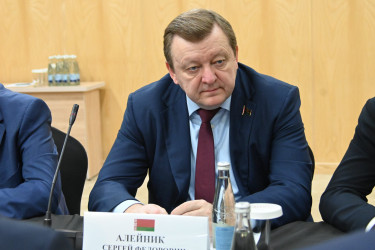 Международные наблюдатели от МПА СНГ провели совещание в Ташкенте