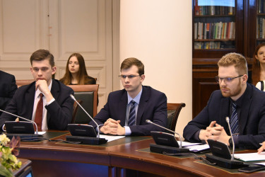 В клубе «Таврический» обсудили, как географические карты помогают понять выборы