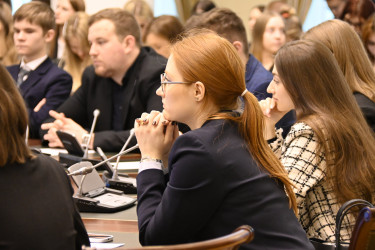 В клубе «Таврический» обсудили, как географические карты помогают понять выборы