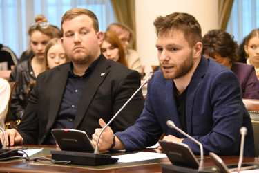 В клубе «Таврический» обсудили, как географические карты помогают понять выборы