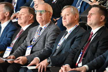 Целевой набор, борьба с теневым рынком, поддержка молодых специалистов: состоялось пленарное заседание форума труда