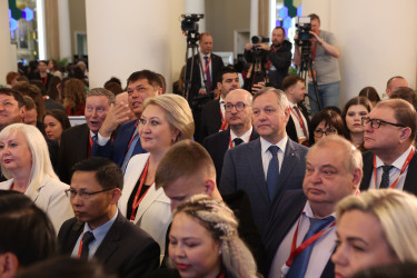 Андрей Яцкин дал старт деловой программе XI Невского международного экологического конгресса