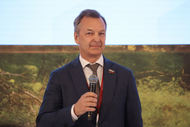 Андрей Яцкин дал старт деловой программе XI Невского международного экологического конгресса