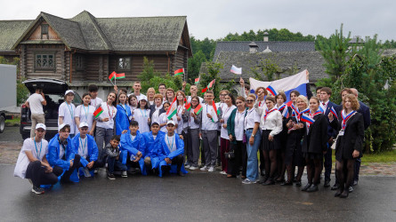 Национальные традиции и обычаи Республики Беларусь представили на форуме «Дети Содружества»