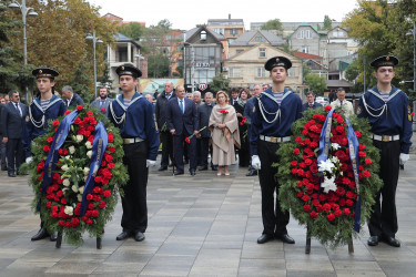 Традиция памяти: делегация МПА СНГ почтила героев войны в Дагестане