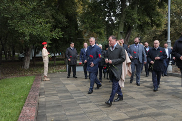Традиция памяти: делегация МПА СНГ почтила героев войны в Дагестане