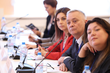 Выпускники российских вузов, редкая лексика, театры и кино: в Таврическом дворце проходит конференция по русскому языку