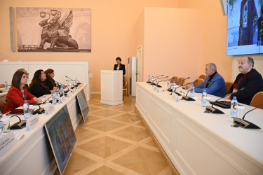 Выпускники российских вузов, редкая лексика, театры и кино: в Таврическом дворце проходит конференция по русскому языку