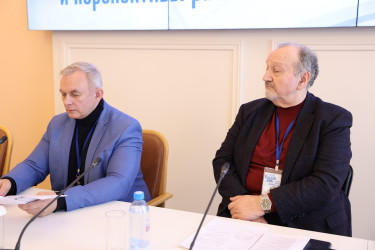 Выпускники российских вузов, редкая лексика, театры и кино: в Таврическом дворце проходит конференция по русскому языку