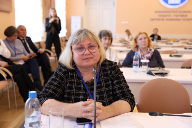 Выпускники российских вузов, редкая лексика, театры и кино: в Таврическом дворце проходит конференция по русскому языку