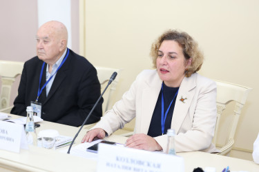 Выпускники российских вузов, редкая лексика, театры и кино: в Таврическом дворце проходит конференция по русскому языку